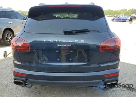 2016 Porsche Cayenne z USA, uszkodzony, nr VIN WP1AA2A28GKA36268